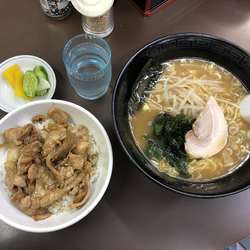 日替わりメニュー ミニ焼肉丼＋ラーメン 800円