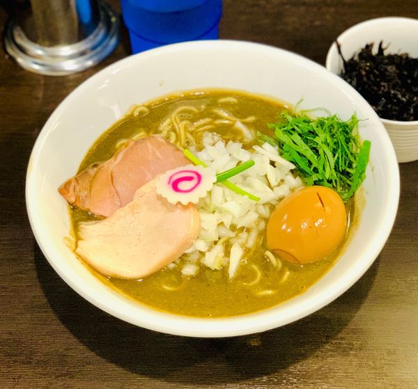 「味玉 濃密な煮干しそば」@中華そば いづるの写真