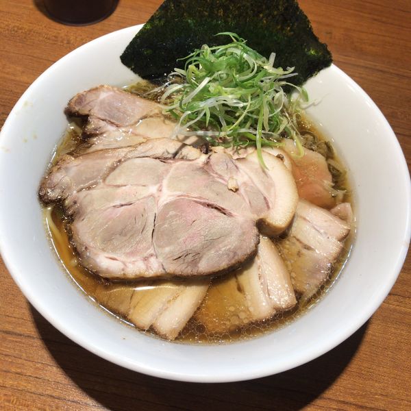 「【限定】葱と三種のチャーシュー麺890円」@寿製麺よしかわ 川越店の写真