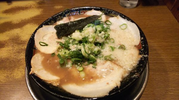 「豚骨Ｗスープチャーシュー麺 980円」@無鉄砲 大阪店の写真