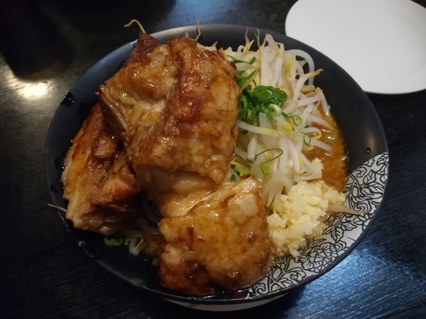 「小濃みそらーめん（200g）＋極厚肉」@らーめん 絆の写真
