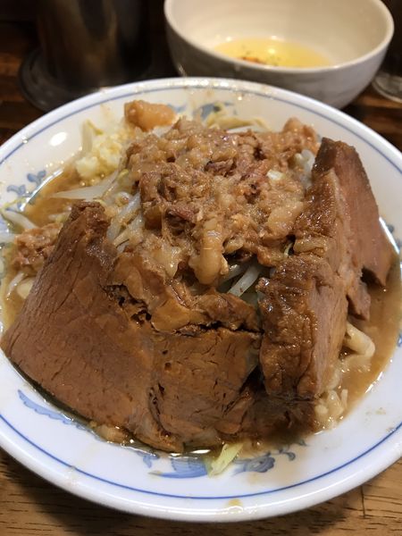 「ラーメン＋生卵W」@らーめん梵’s BONES北浦和本店の写真