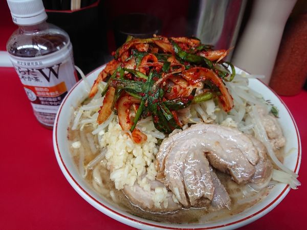 「小豚 ニラキムチ」@ラーメン二郎 湘南藤沢店の写真