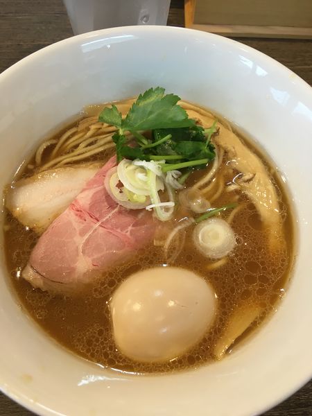 「醤油らーめん＋あじ玉」@らーめん楓の写真