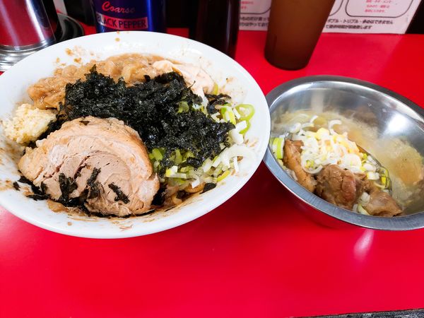 「たれそば 830円+辛味以外全マシ+スキヤキ 100円」@ラーメン一心の写真