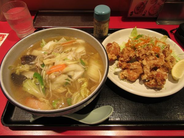 「タンメン（７９０円）＋唐揚げ６９０円」@珍来 ひたち野東店の写真