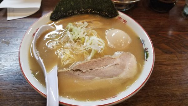 「味玉屋台らあめん　ストレート麺」@らあめん 寸八 総本店の写真