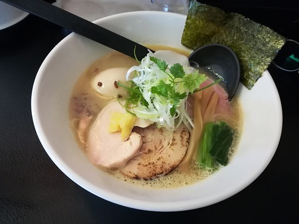 「10/19 限定マッドクラブと鶏パイタンのラーメン(塩レモン入り」@麺や はまじの写真