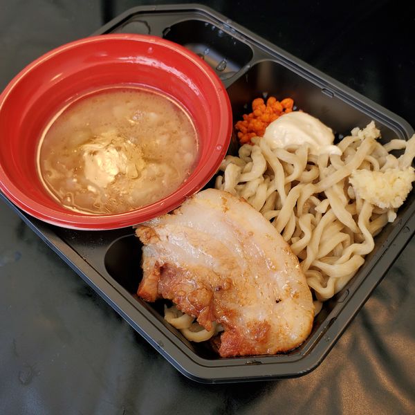 「【鷹の目】炙り豚！！豚香るまぜつけ麺」@大つけ麺博 美味しいラーメン集まりすぎ祭の写真