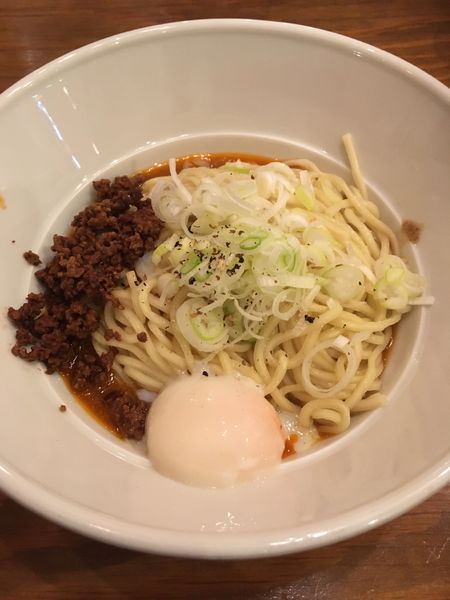 「温玉汁無し坦々麺（800円）」@横浜らーめん青木家の写真
