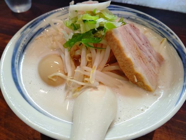 「濃厚野菜塩らーめん(並盛・130g)750円」@喜多方ラーメンcafeざくろの写真