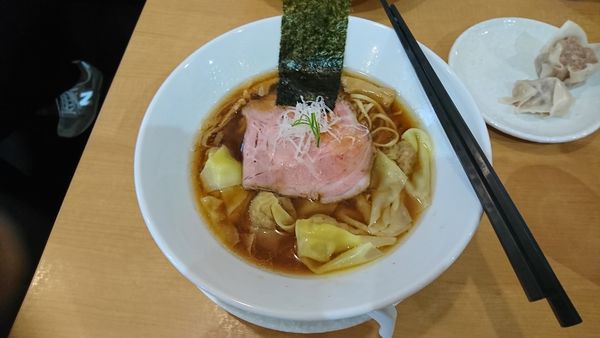 「わんたん醤油」@麺屋BISQの写真
