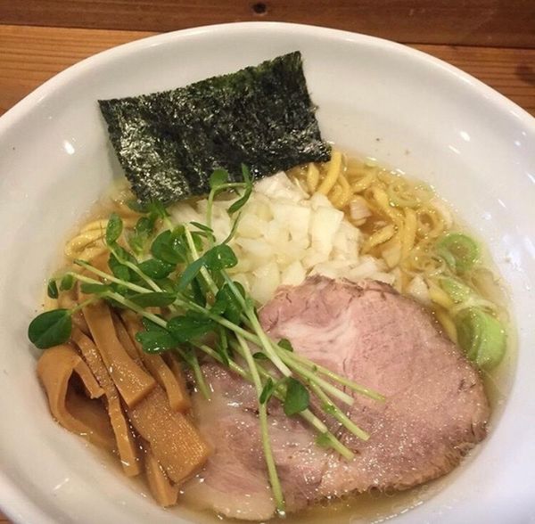 「塩ラーメン　平打ち」@二代目煮干しラーメンまるにぼ 防府本店の写真