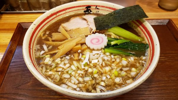 「らーめん【中】900円」@人形町 兎屋の写真