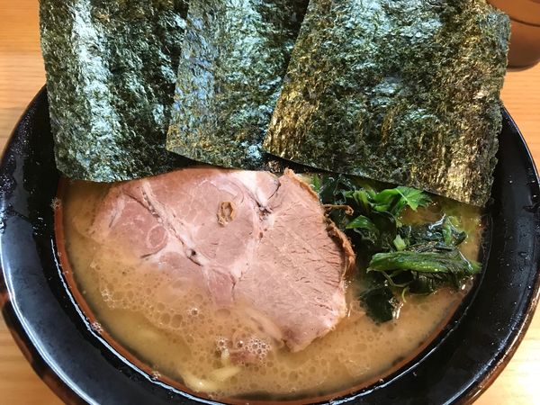 「らーめん並 800円 硬め」@紫蔵の写真