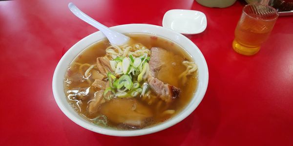 「手打ちラーメン」@一品香 駒生店の写真