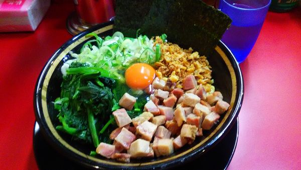 「恵寿卵の混ぜそば」@家系ラーメン とらきち家の写真