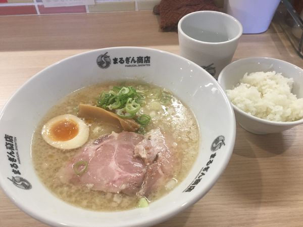 「塩とんこつラーメン(¥780)」@まるぎん商店の写真