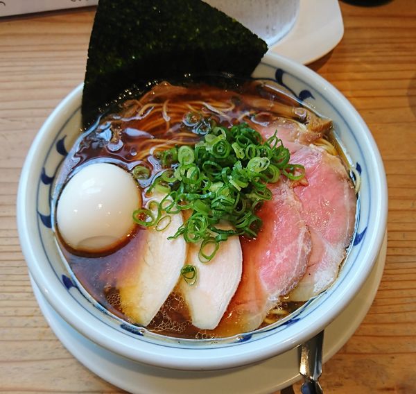 「瀬戸内しょうゆらーめん+特製トッピング(1100)」@ねいろ屋の写真