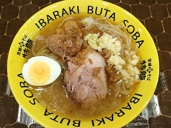 「豚そば(塩、麺少なめ )」@茨城豚そば 特龍 本店の写真