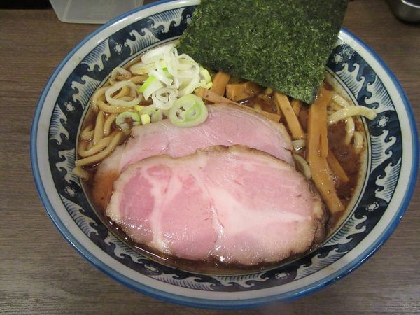 「ラーメン（８２０円）＋チャーシュー１２０円」@兎に角 柏高島屋ステーションモール店の写真