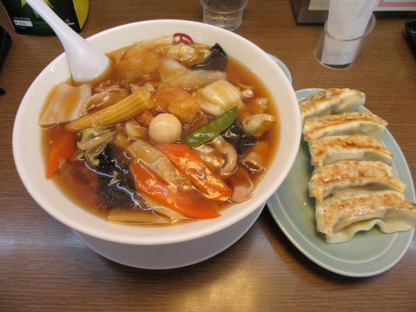 「うまに麺(800円)+餃子300円」@珍來 柏西口店の写真