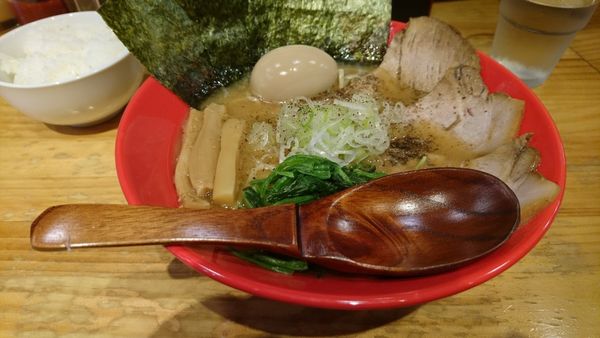 「【昼】牛骨味玉ラーメン」@麺屋うしまるの写真