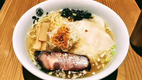 「塩わんたん麺」@塩らーめん専門 ひるがお 人形町店の写真