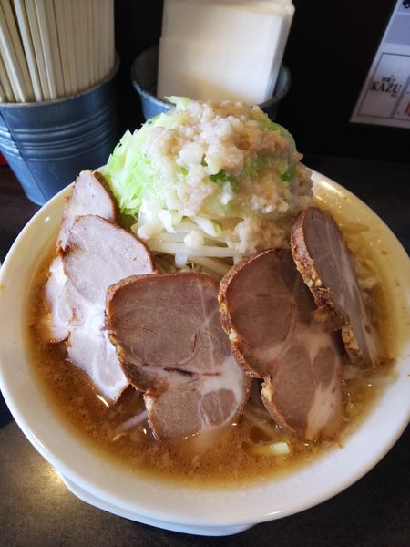 「肉スタ(小)ヤサイ増し、背アブラビタ」@ガツ盛りラーメン バンブル 西浦和店の写真