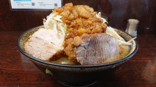 「小ラーメン   麺カタメ  野菜ニンニクアブラ」@ラーメン二郎 めじろ台店の写真