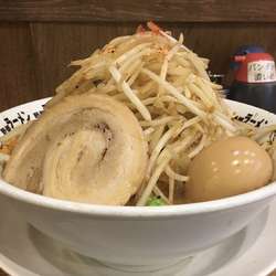 味玉野郎 大盛（ヤサイ＆麺 1.5倍）