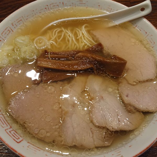 「中華そば650円焼豚200円缶ビール350円半カレー300円」@中華そば さとう 大船店の写真