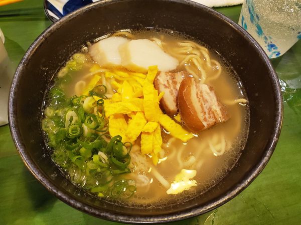 「沖縄そば860円」@琉球新麺 通堂 横浜ラーメン博物館店の写真