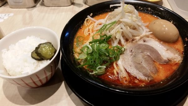 「辛味噌ラーメン」@替玉千里眼 志木店の写真