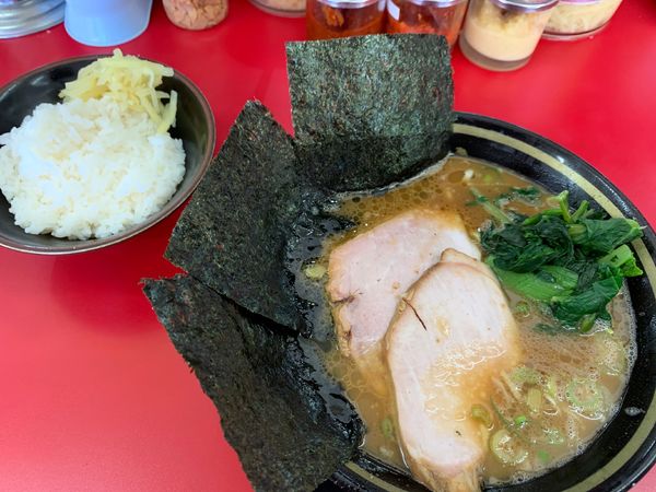 「ラーメン690円(麺かた)ライス小80円」@家系ラーメン 王道 いしいの写真