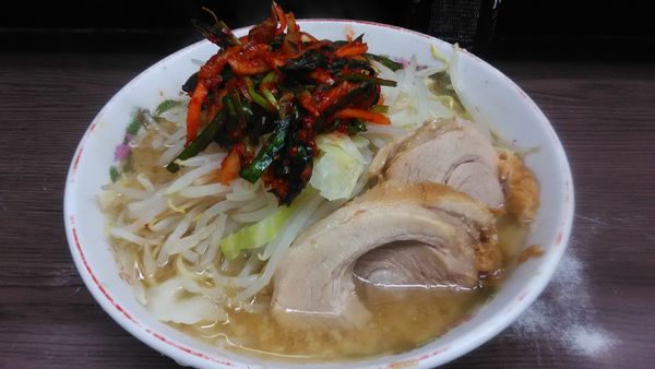 「小+ニラキムチ」@ラーメン二郎 横浜関内店の写真