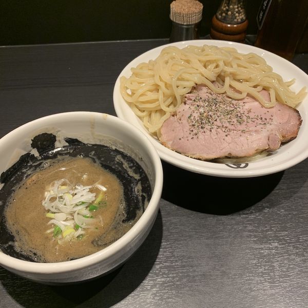 「濃厚黒つけ麺」@麺屋武蔵 武骨の写真