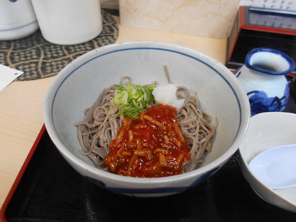 「ピリ辛なめこそば（冷）」@そば処 あごうの写真