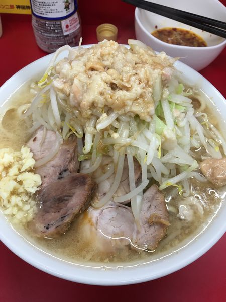 「小ラーメン 玉子 少なめ 硬め ニンニク アブラ カラメ」@ラーメン二郎 神田神保町店の写真