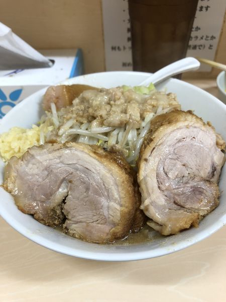 「ラーメン（麺&野菜少なめ・にんにく・あぶら）＋生卵¥850」@自家製ラーメン 大者の写真