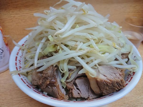 「おしゃ辛煮干汁なし［小豚＋ＹＡ］」@ラーメン二郎 環七新新代田店の写真