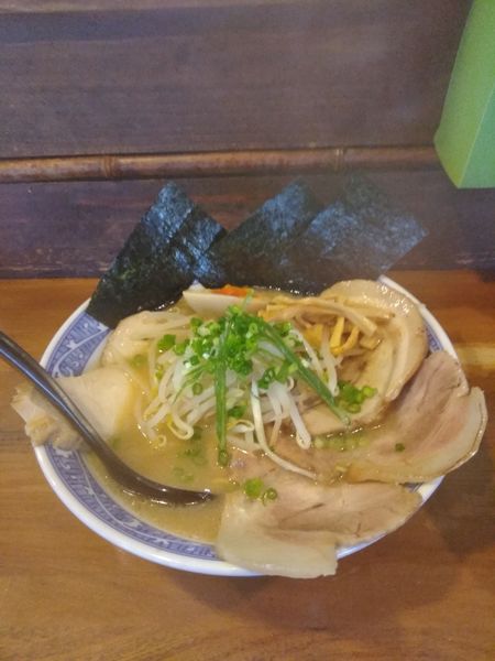 「鶏白湯醤油ラーメン」@らーめん がんちゃの写真