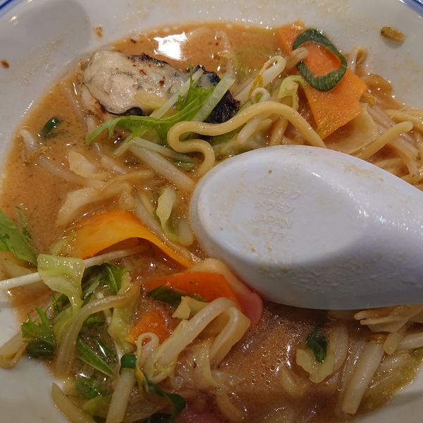 「牡蠣ちゃんぽん餃子5ヶセット759円、生ビール550円」@リンガーハット イオンフードスタイル港南台店の写真