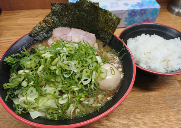 「全部のせラーメン+ライス(おかわり自由)」@麺家 紫極の写真
