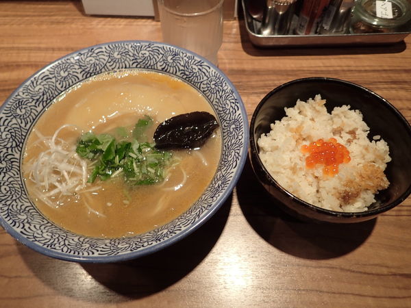 「【10月プラチナ会員限定】 フカヒレと花咲ガニの塩ラーメン」@ラーメン燈郎の写真