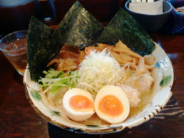 「塩ラーメン大盛り、海老わんたん、焼き海苔と味玉」@いち井の写真