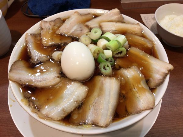 「特盛チャーシュー中華そば」@濃厚中華そば 佐とうの写真