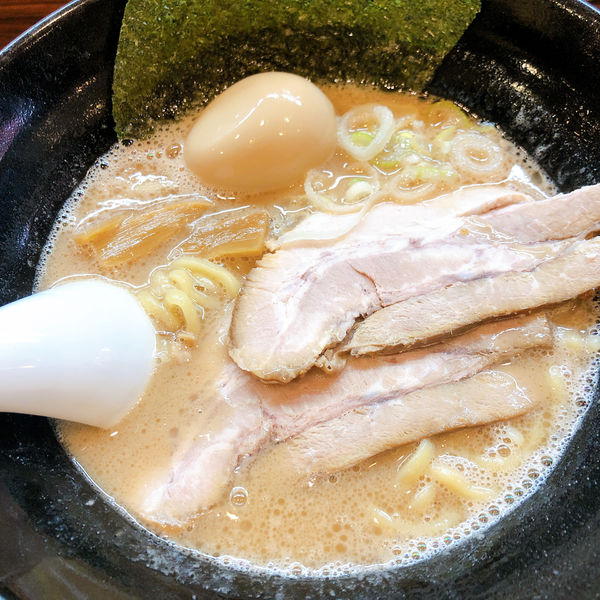 「味玉ラーメン (太麺) ¥850」@ラーメン長山の写真