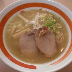 支那そば 小盛モモ肉…550円