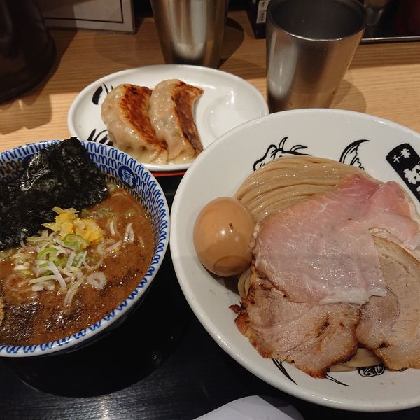 「濃厚特製つけ麺大1300円、心の味特製餃子2ヶ280円他」@松戸富田麺業 千葉駅構内店の写真